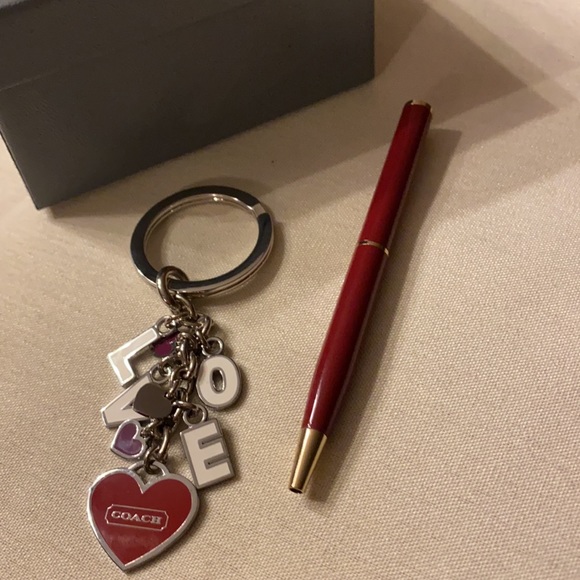 Coach Love Keychain and Pen Set. - Picture 5 of 5